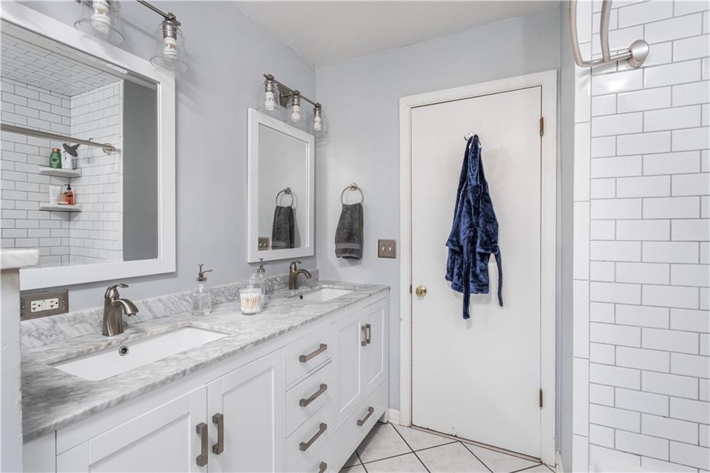 1319 Shawnee Road Indianapolis, IN 46260 - Photo 11 of 20 Gallery Image 11