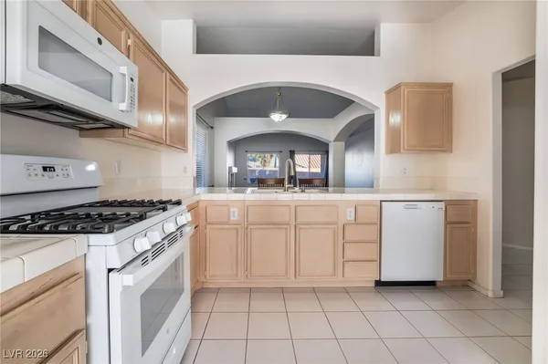 $2,400 | 2004 Diamond Brook Court, Las Vegas, NV 89117