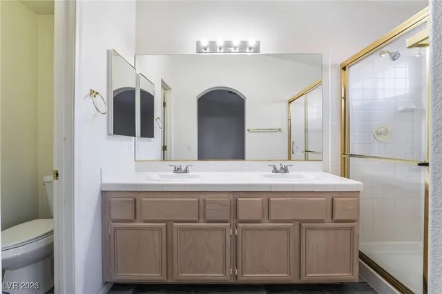 $2,400 | 2004 Diamond Brook Court, Las Vegas, NV 89117