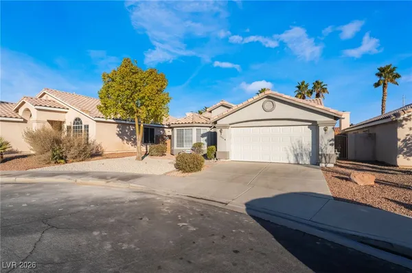$2,400 | 2004 Diamond Brook Court, Las Vegas, NV 89117