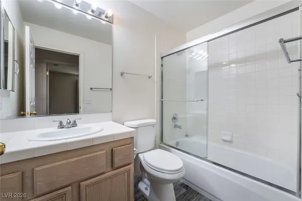 $2,400 | 2004 Diamond Brook Court, Las Vegas, NV 89117