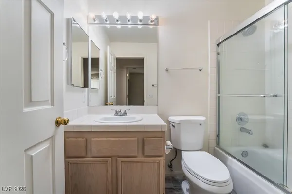 $2,400 | 2004 Diamond Brook Court, Las Vegas, NV 89117