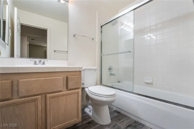 $2,400 | 2004 Diamond Brook Court, Las Vegas, NV 89117