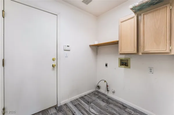 $2,400 | 2004 Diamond Brook Court, Las Vegas, NV 89117