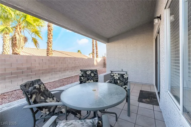 $2,400 | 2004 Diamond Brook Court, Las Vegas, NV 89117