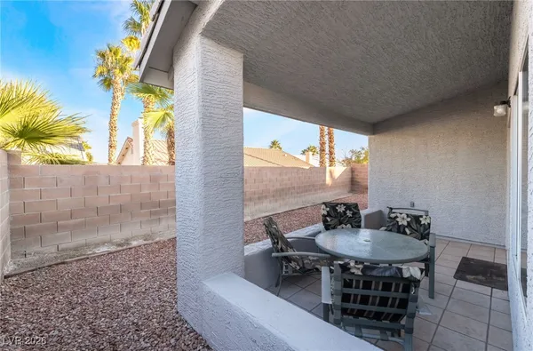 $2,400 | 2004 Diamond Brook Court, Las Vegas, NV 89117