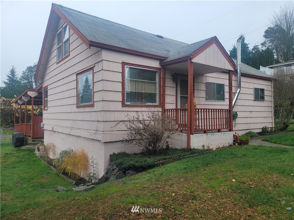 1426 Sheridan Road Bremerton, WA 98310 - Photo 1 of 37 Gallery Image 1