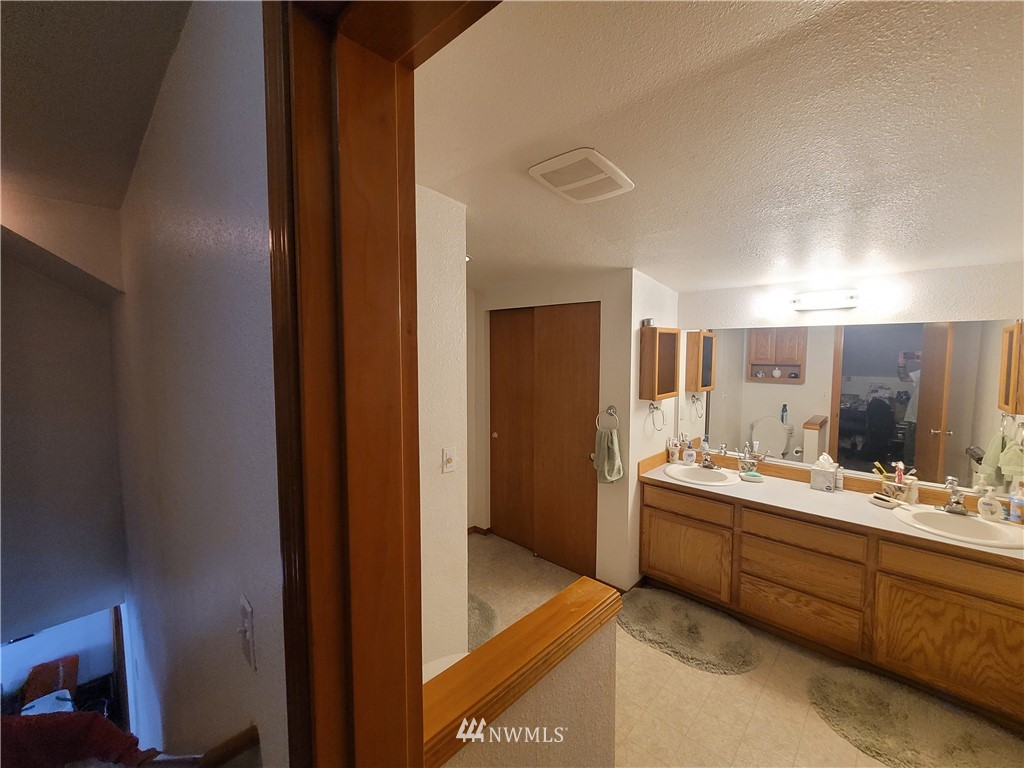 1426 Sheridan Road Bremerton, WA 98310 - Photo 23 of 37 Gallery Image 23