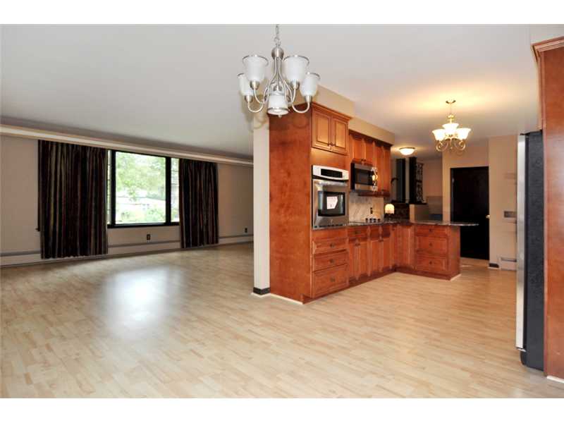 553 West Shore Road Warwick, RI 02889 - Photo 3 of 19 Dining Room.
