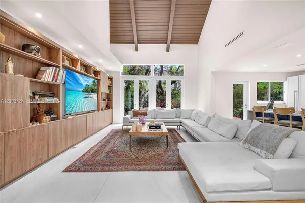 $1,800,000 | 1933 South Oak Haven Circle, Miami, FL 33179