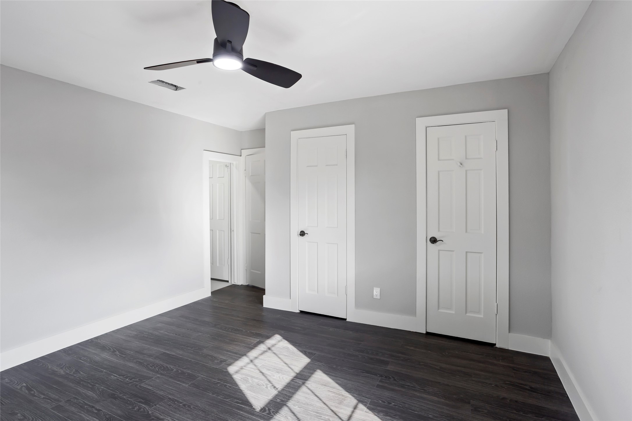 12707 Southbridge Road Houston, TX 77047 - Photo 13 of 23 a view of entryway with wooden floor