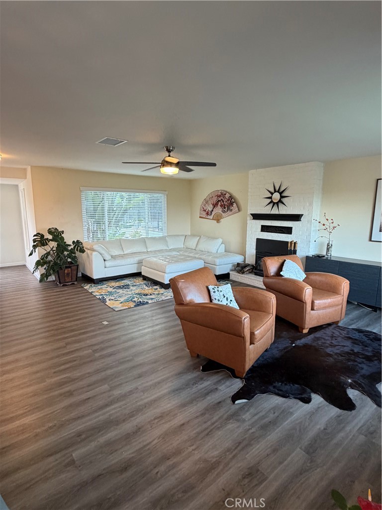 1864 Winterwarm Drive Fallbrook, CA 92028 - Photo 12 of 53 Living Room
