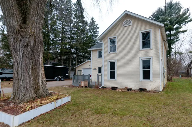$234,900 | 406 10th Street, Cameron, WI 54822