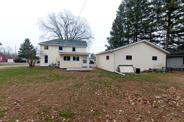 $234,900 | 406 10th Street, Cameron, WI 54822