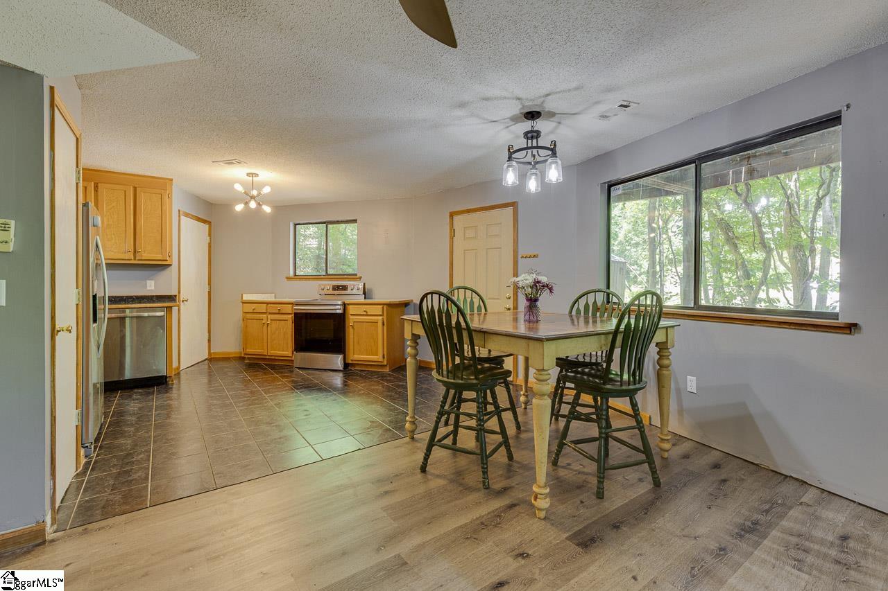 145 Hidden Valley Road Marietta, SC 29661 - Photo 6 of 37