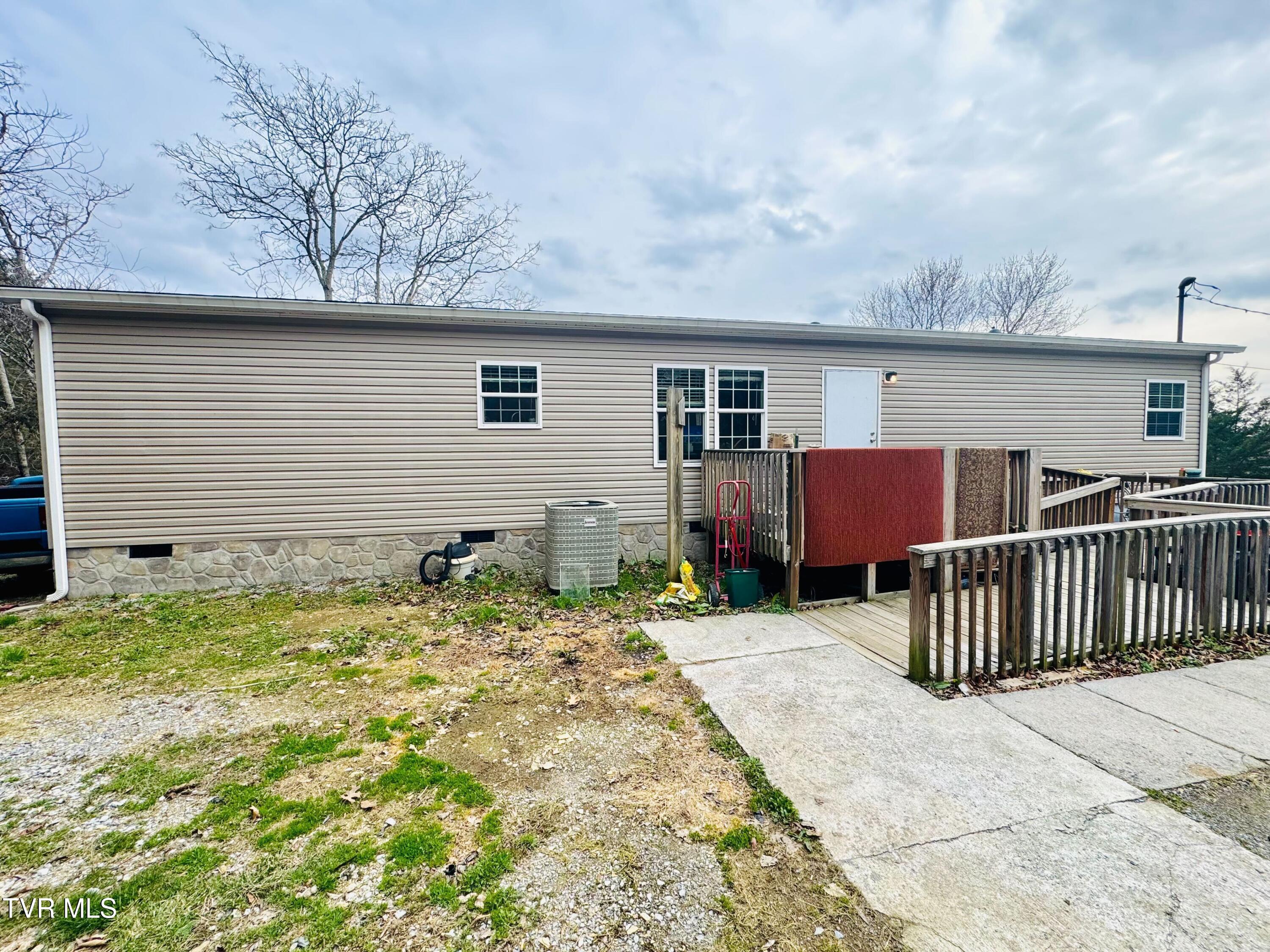 76 North Bays Mountain Road Greeneville, TN 37745 - Photo 1 of 9 1