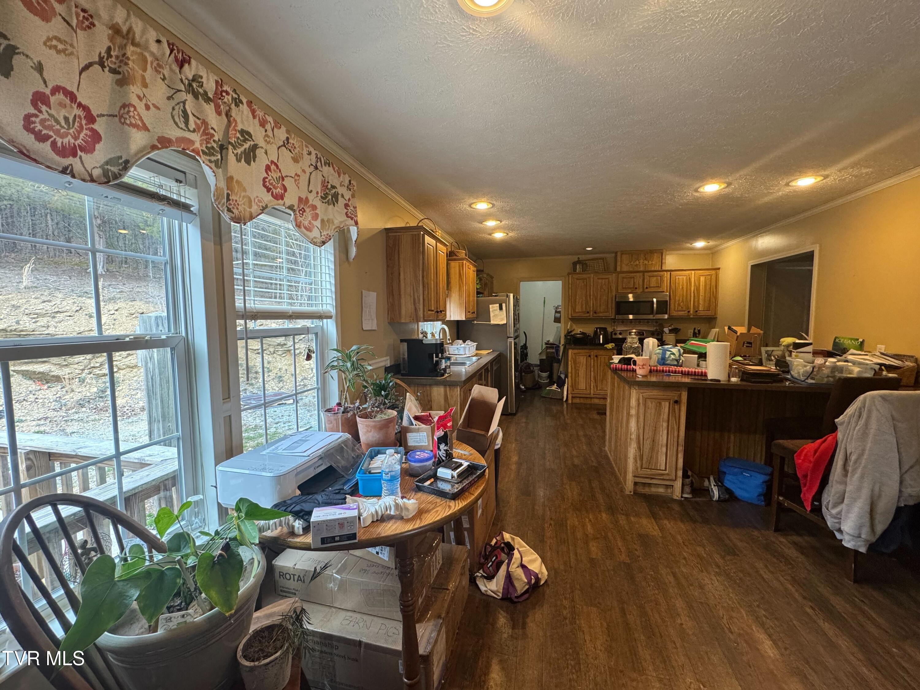 76 North Bays Mountain Road Greeneville, TN 37745 - Photo 2 of 9 2