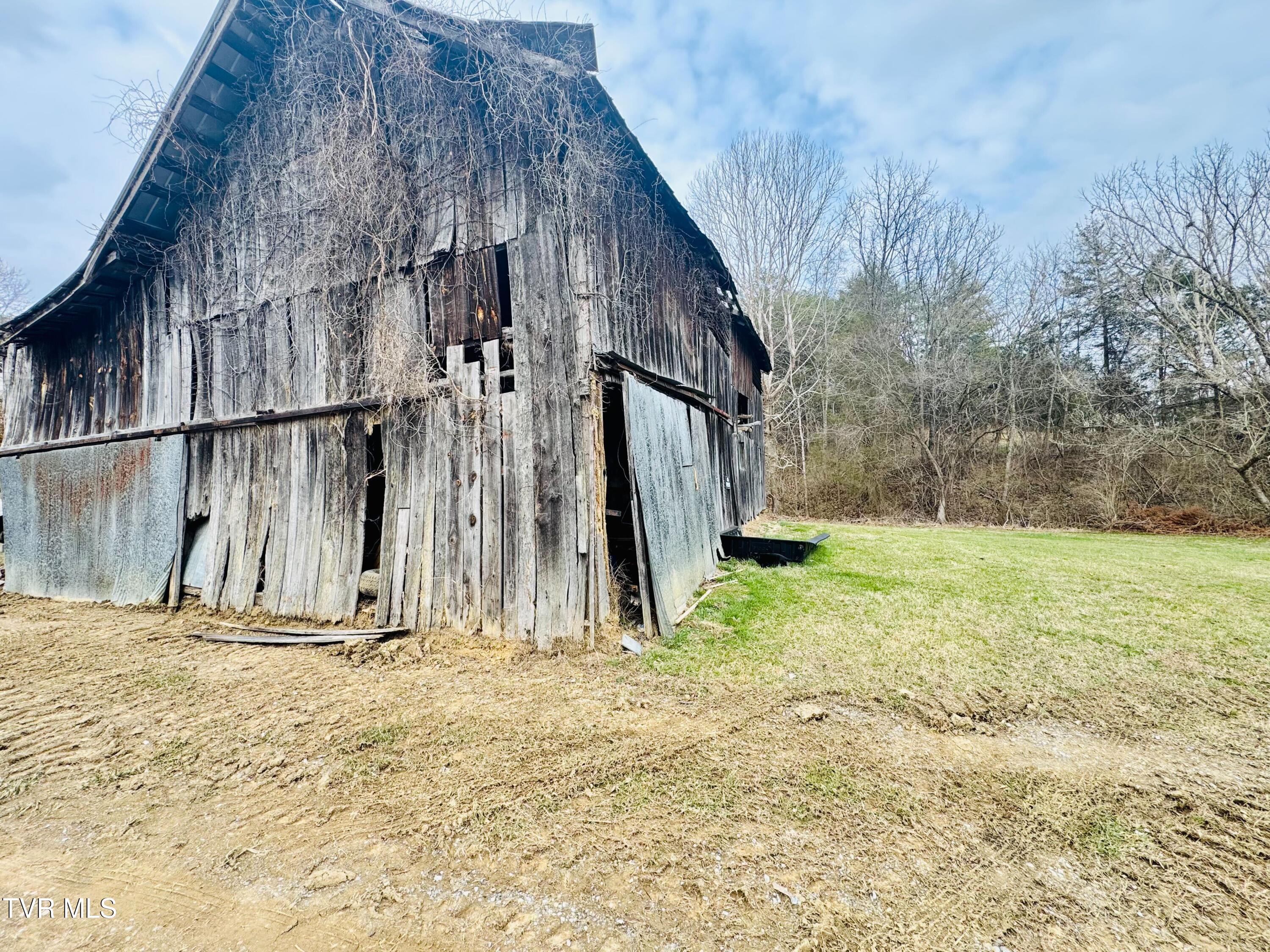76 North Bays Mountain Road Greeneville, TN 37745 - Photo 8 of 9 8