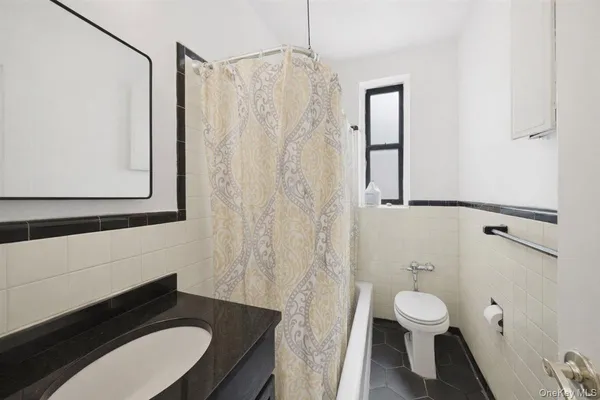 $255,000 | 2506 Davidson Avenue, Unit 6A | Fordham