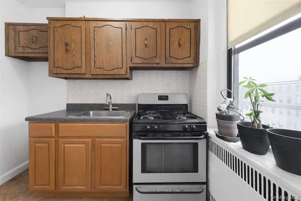 $255,000 | 2506 Davidson Avenue, Unit 6A | Fordham