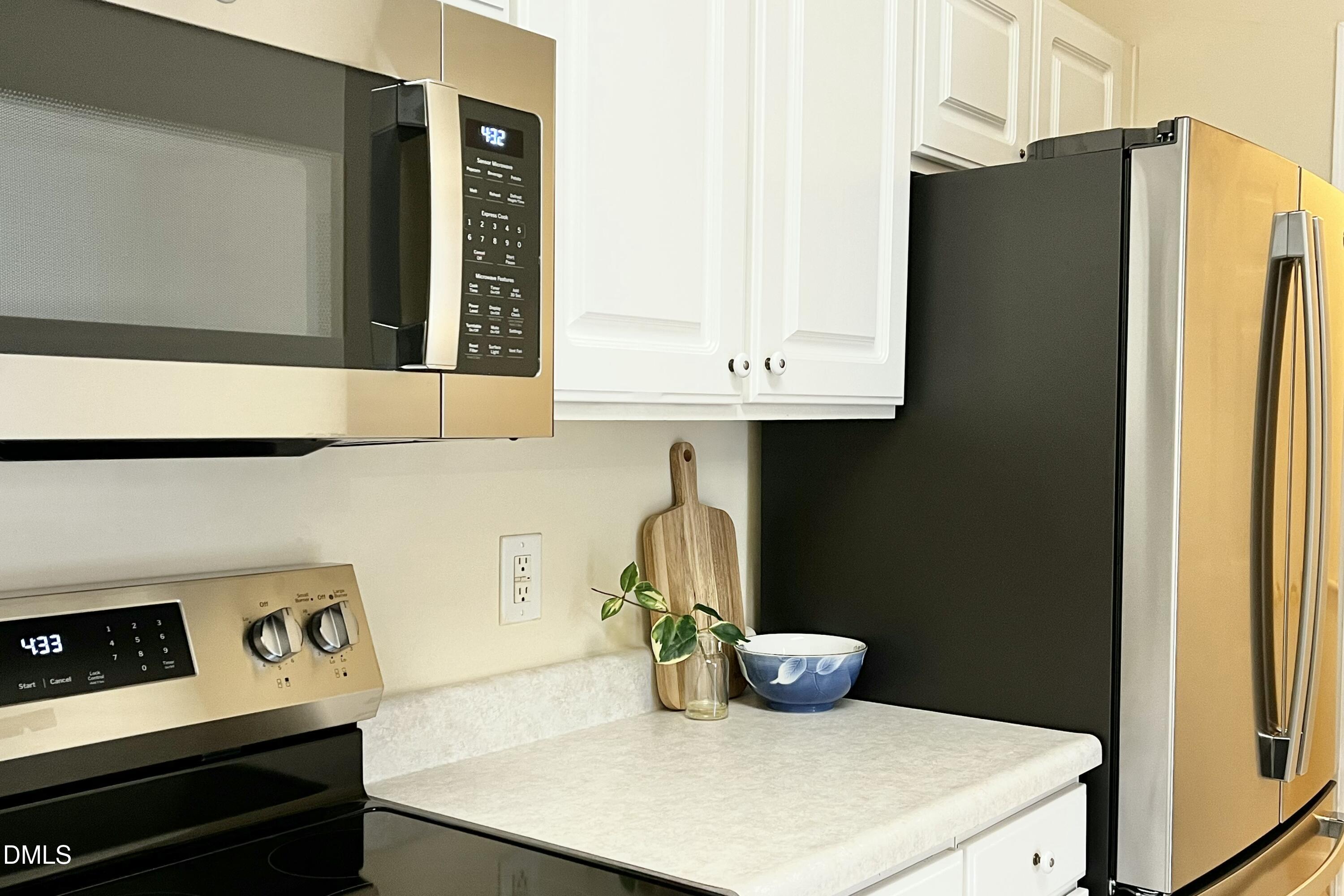 2521 Friedland Place, Unit 201 Raleigh, NC 27617 - Photo 13 of 37 Kitchen