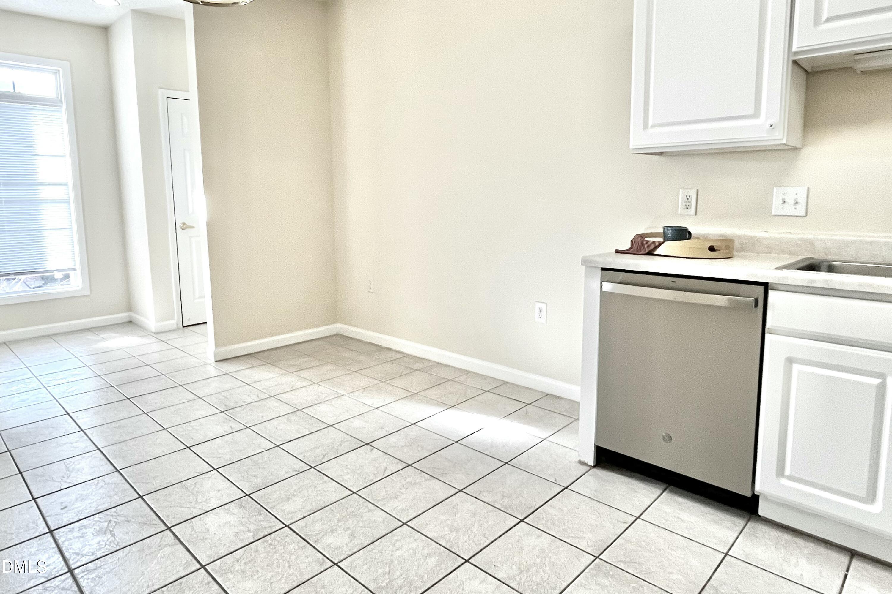 2521 Friedland Place, Unit 201 Raleigh, NC 27617 - Photo 10 of 37 Dining