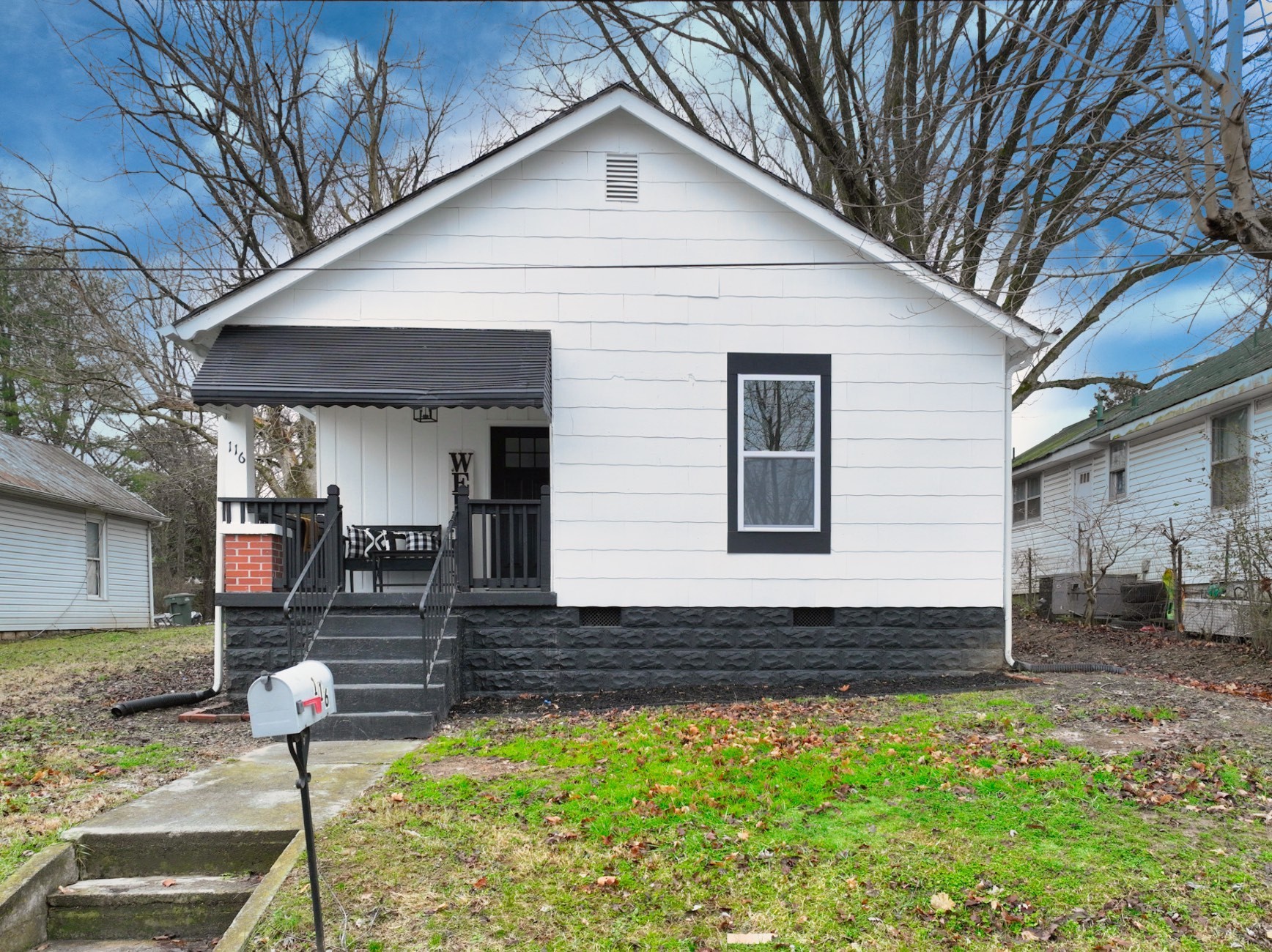 116 North Walnut Street Springfield, TN 37172 - Photo 2 of 17 a front view of house with yard