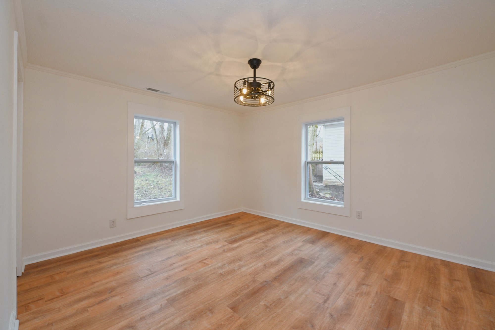 116 North Walnut Street Springfield, TN 37172 - Photo 7 of 17 a view of an empty room with a window