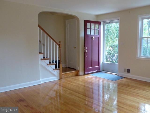 229 Stanmore Road Baltimore, MD 21212 - Photo 10 of 25 Living Room and Entry