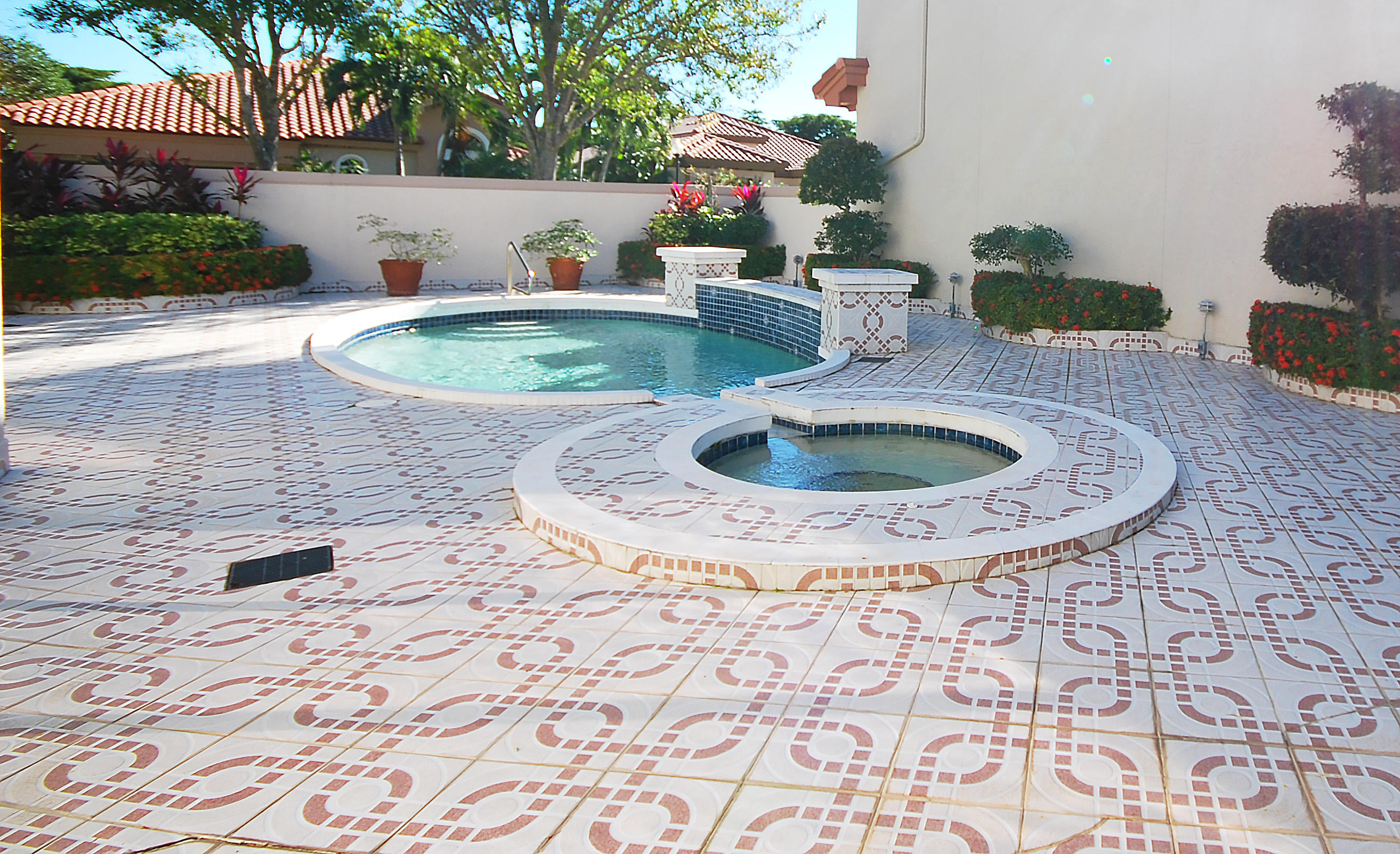 6174 Northwest 23rd Road Boca Raton, FL 33434 - Photo 21 of 32 Pool and Spa