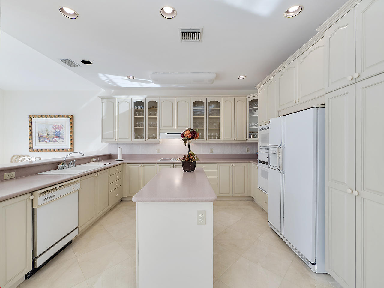 6174 Northwest 23rd Road Boca Raton, FL 33434 - Photo 4 of 32 Kitchen