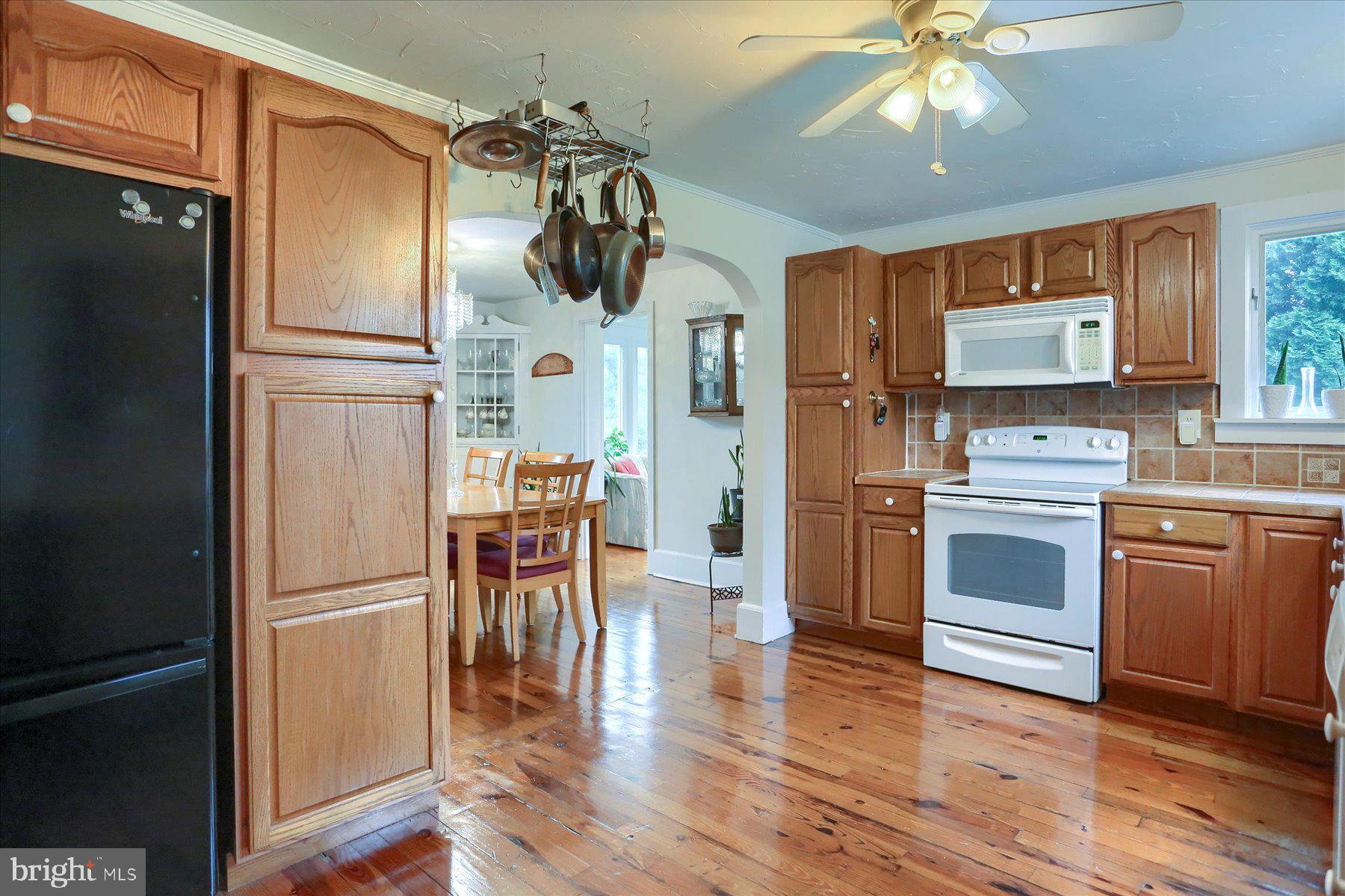 1225 East Derry Road Hershey, PA 17033 - Photo 7 of 36 Kitchen