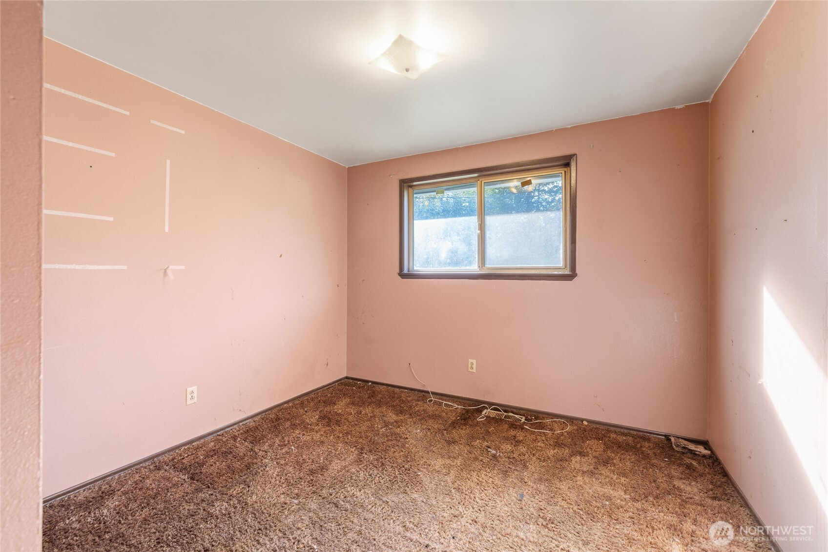 20822 Southeast 271st Street Covington, WA 98042 - Photo 8 of 30 an empty room with a window