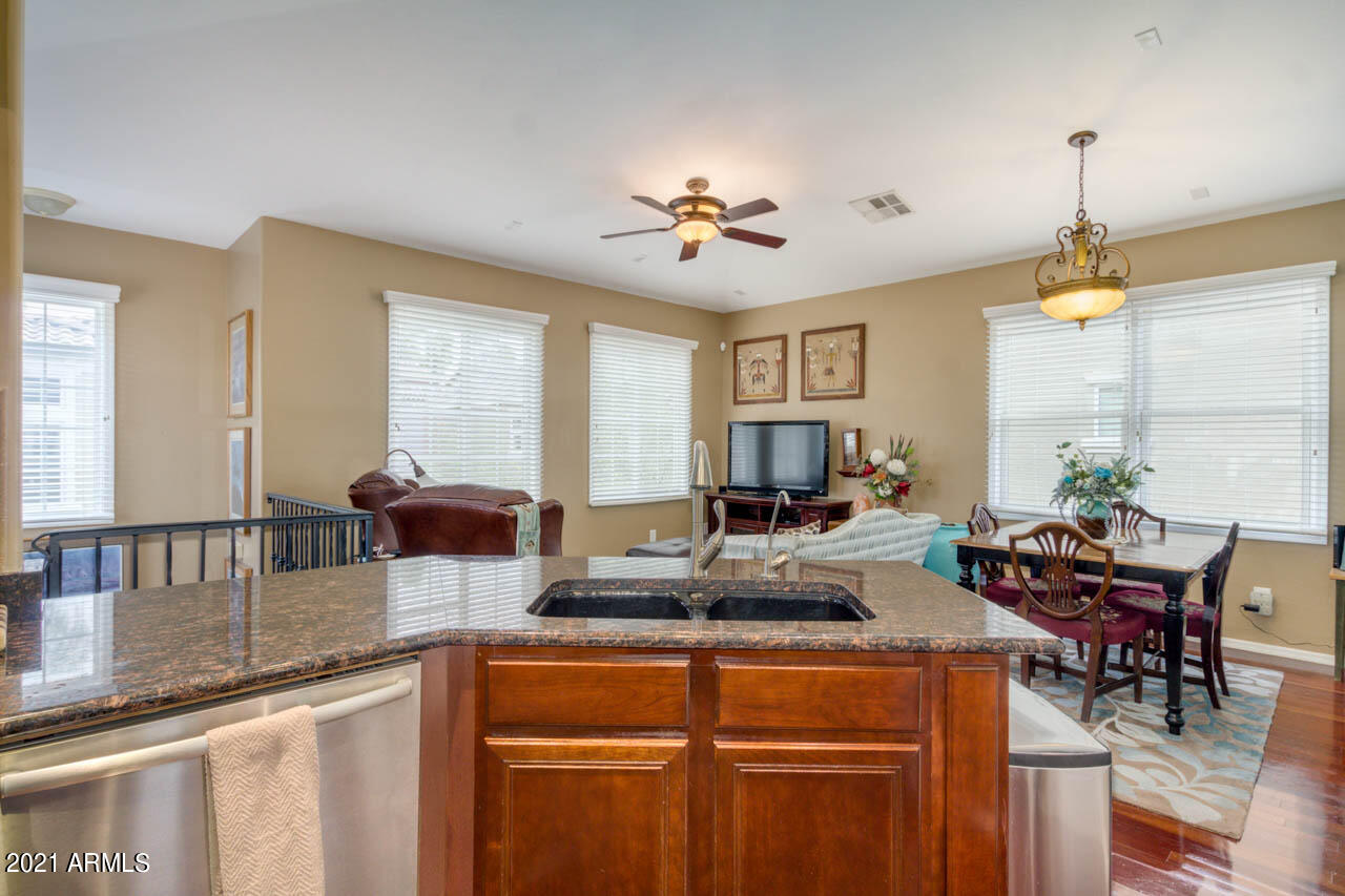 5616 South 21st Place Phoenix, AZ 85040 - Photo 11 of 31 Kitchen/greatroom