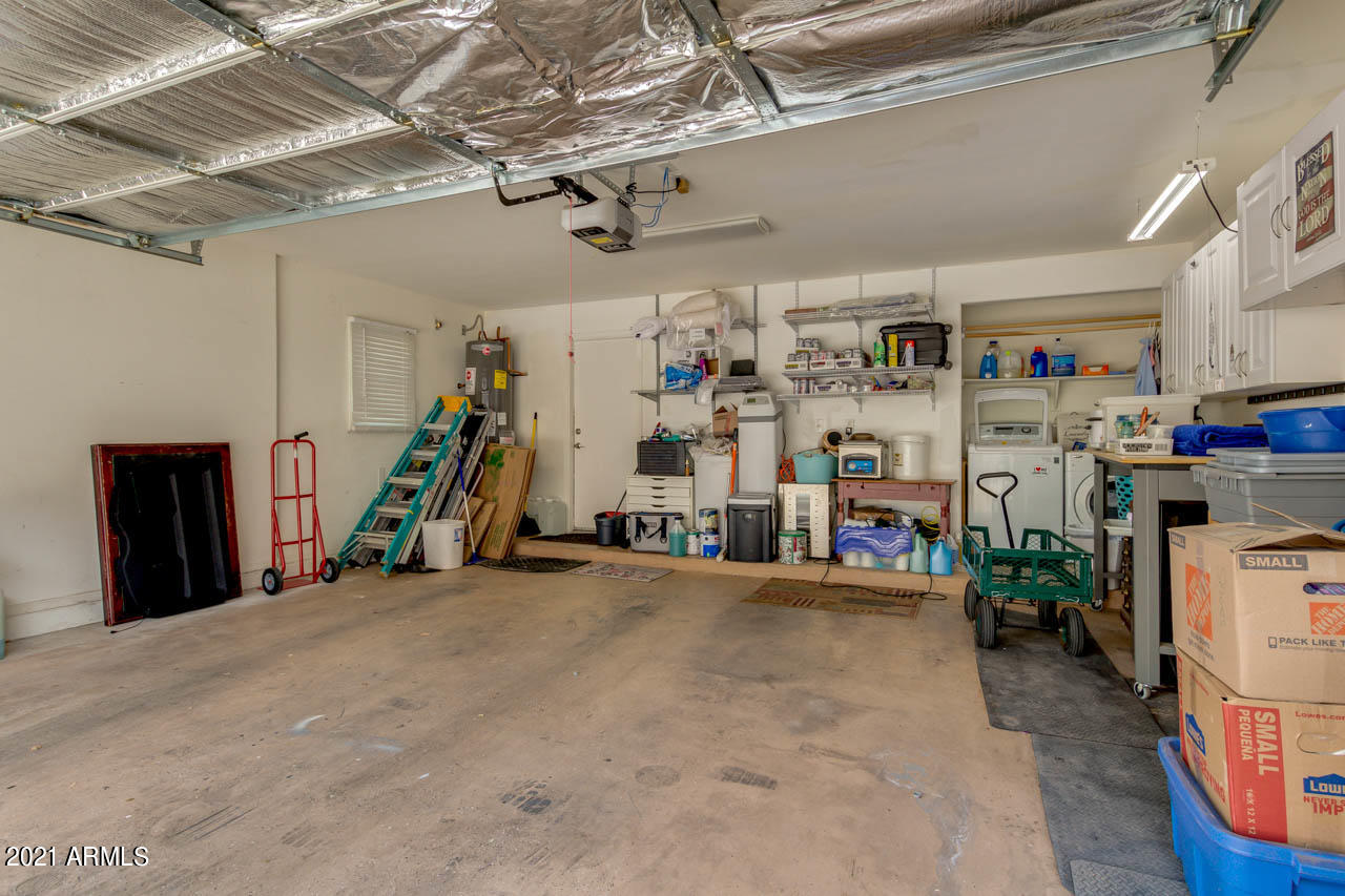 5616 South 21st Place Phoenix, AZ 85040 - Photo 20 of 31 garage