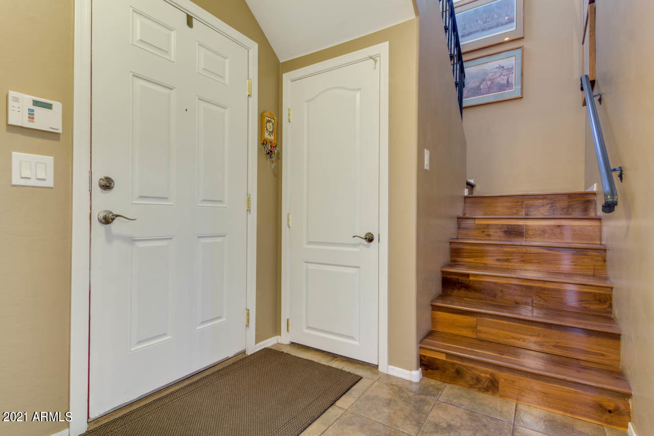 5616 South 21st Place Phoenix, AZ 85040 - Photo 4 of 31 entry