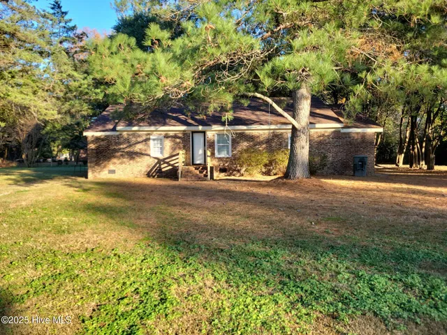 $1,400 | 557 Circle Drive, Greenville, NC 27858