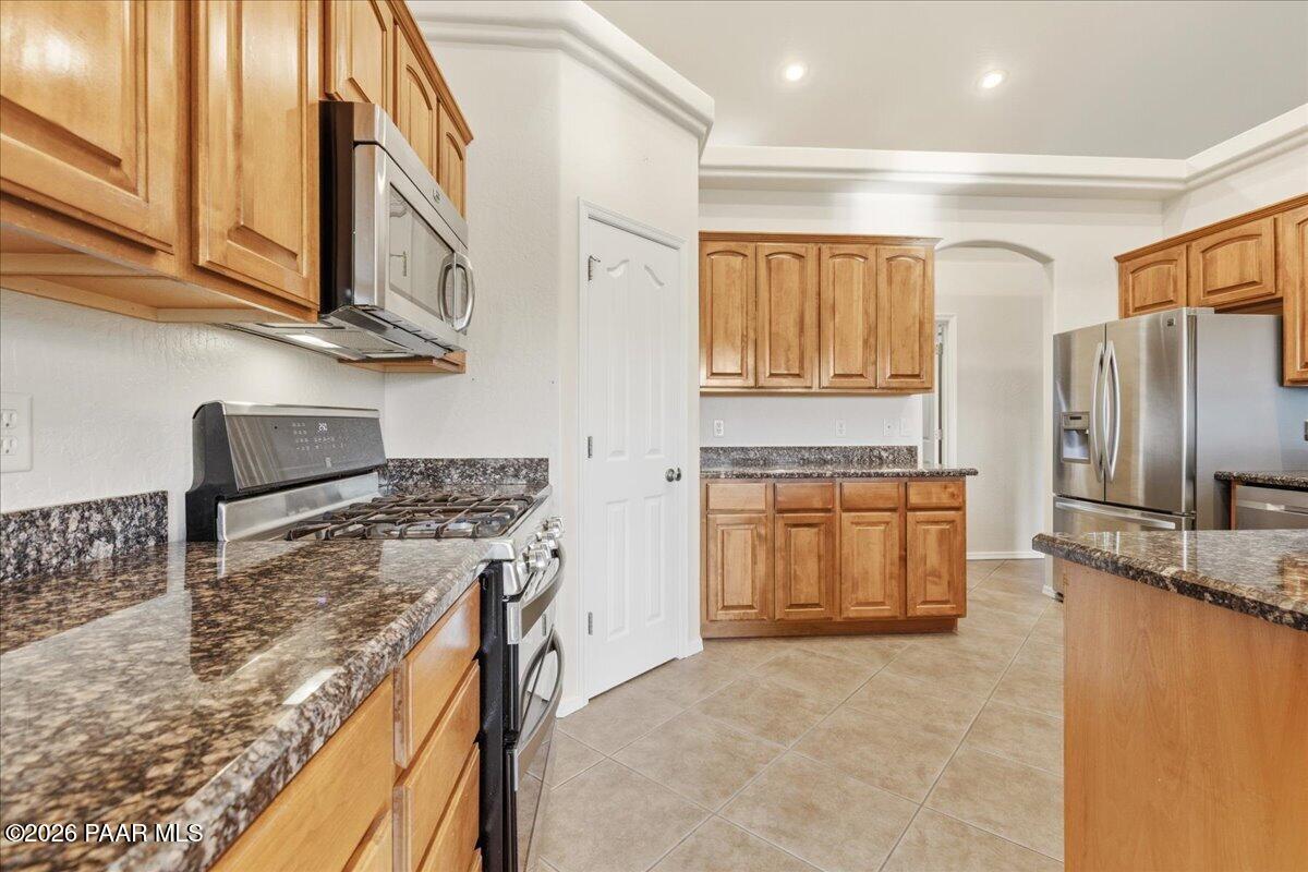 172 Juniper Ridge Drive Prescott, AZ 86301 - Photo 12 of 34 Kitchen