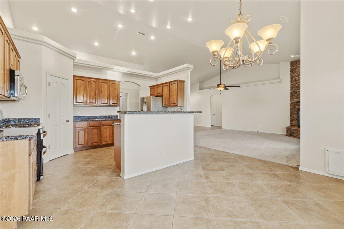172 Juniper Ridge Drive Prescott, AZ 86301 - Photo 13 of 34 Kitchen