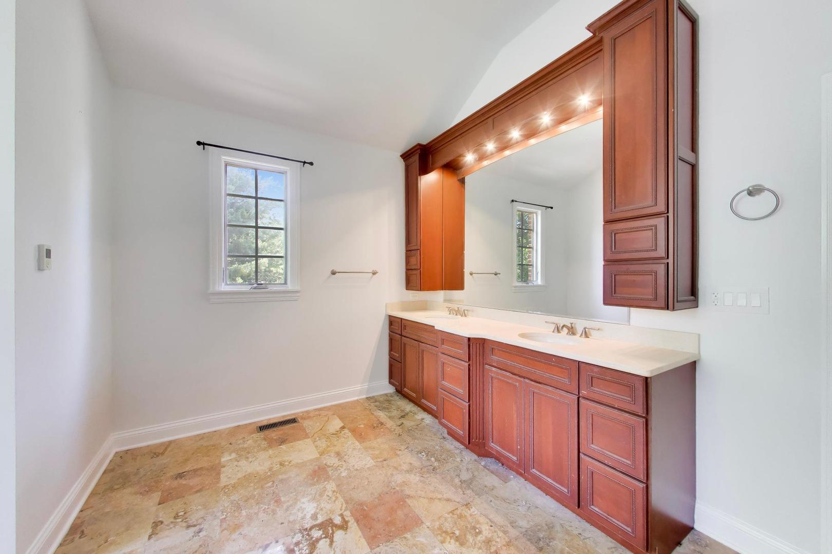73 Locust Road Winnetka, IL 60093 - Photo 27 of 44