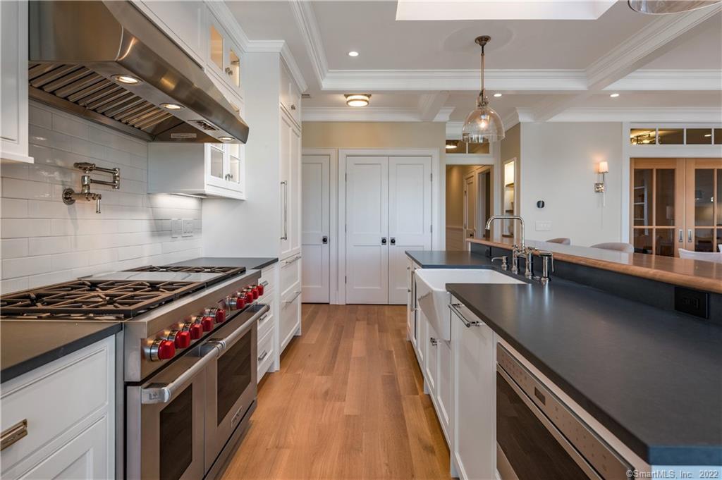 22 West Main Street, Unit 5 Groton, CT 06355 - Photo 10 of 39