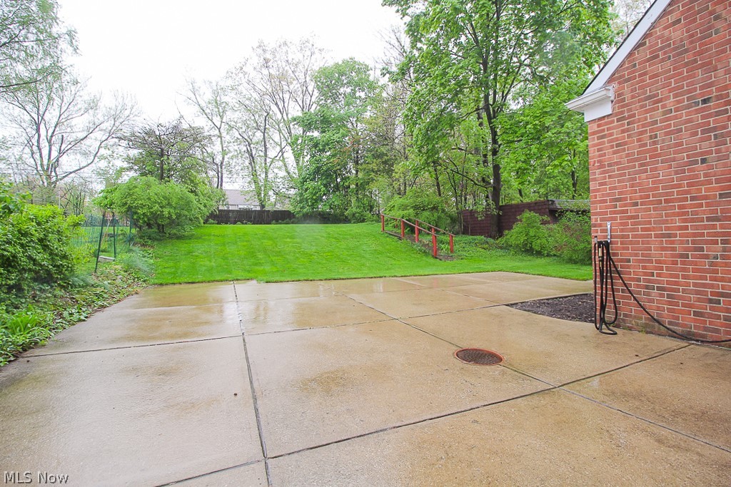2572 Ashurst Road University Heights, OH 44118 - Photo 21 of 26