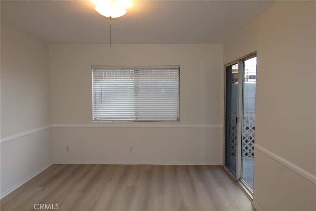 955 East 3rd Street, Unit 204 Long Beach, CA 90802 - Photo 18 of 37 an empty room with a window