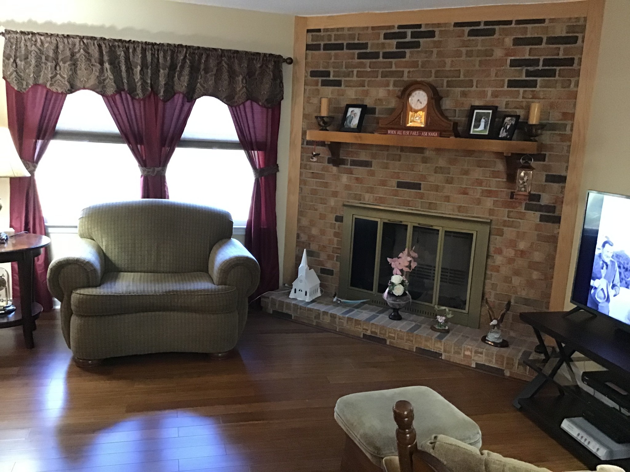 344 Freedom Drive Murfreesboro, TN 37127 - Photo 5 of 18 a living room with furniture and a fireplace