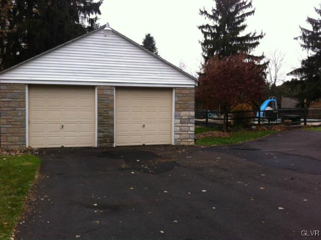 3197 Seiples Station Road Whitehall, PA 18052 - Photo 18 of 40 Gallery Image 18