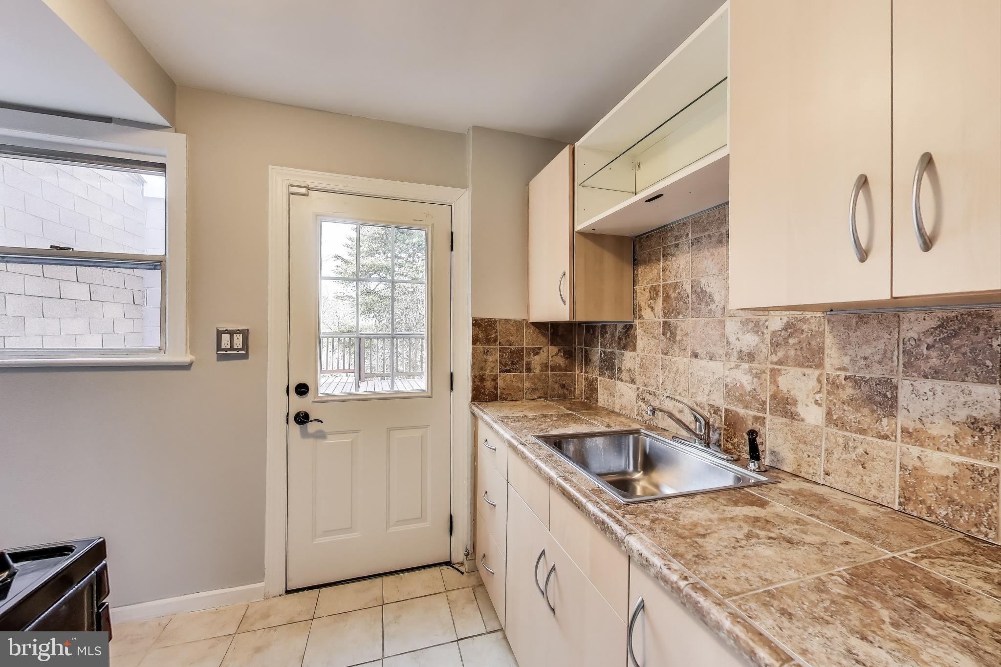 2011 Wardman Road Hyattsville, MD 20782 - Photo 9 of 35 Gallery Image 9