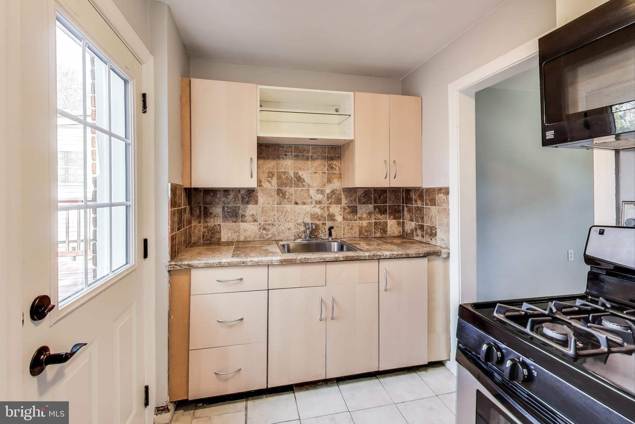 2011 Wardman Road Hyattsville, MD 20782 - Photo 10 of 35 Gallery Image 10