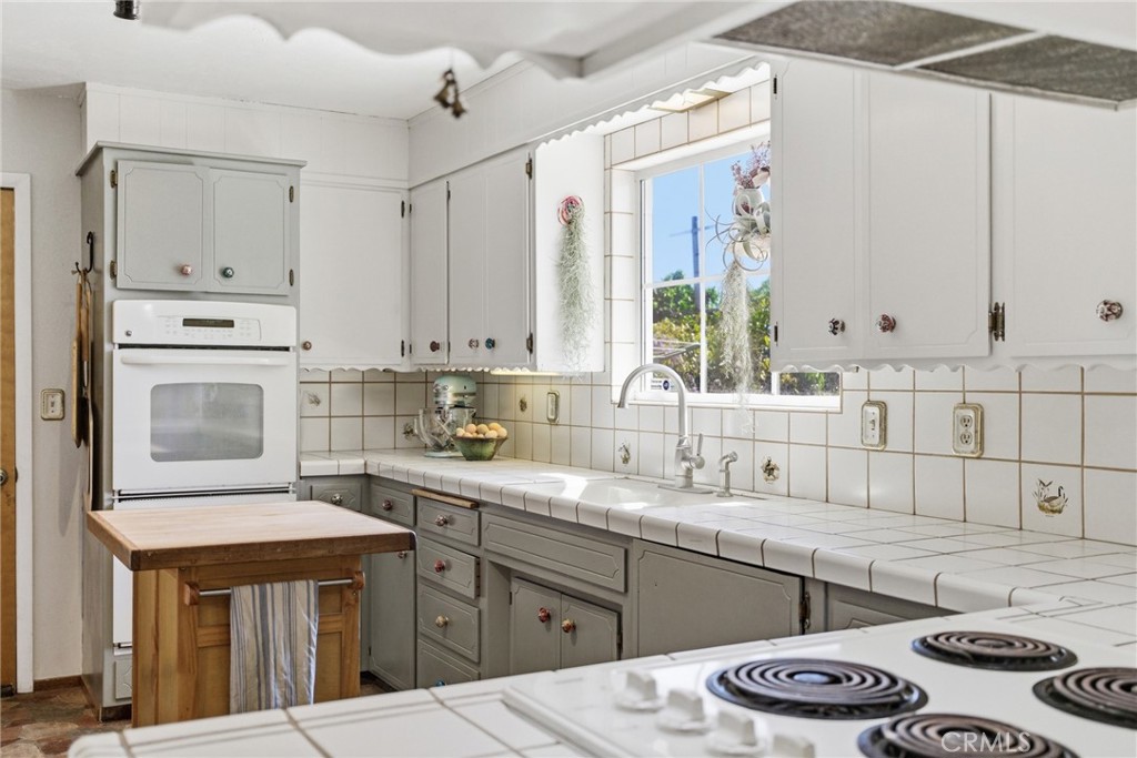 24065 Maria Avenue Corning, CA 96021 - Photo 12 of 40