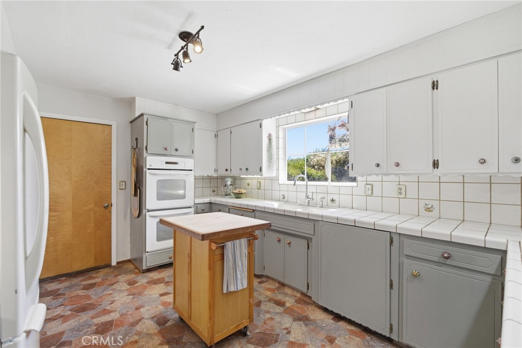 24065 Maria Avenue Corning, CA 96021 - Photo 13 of 40