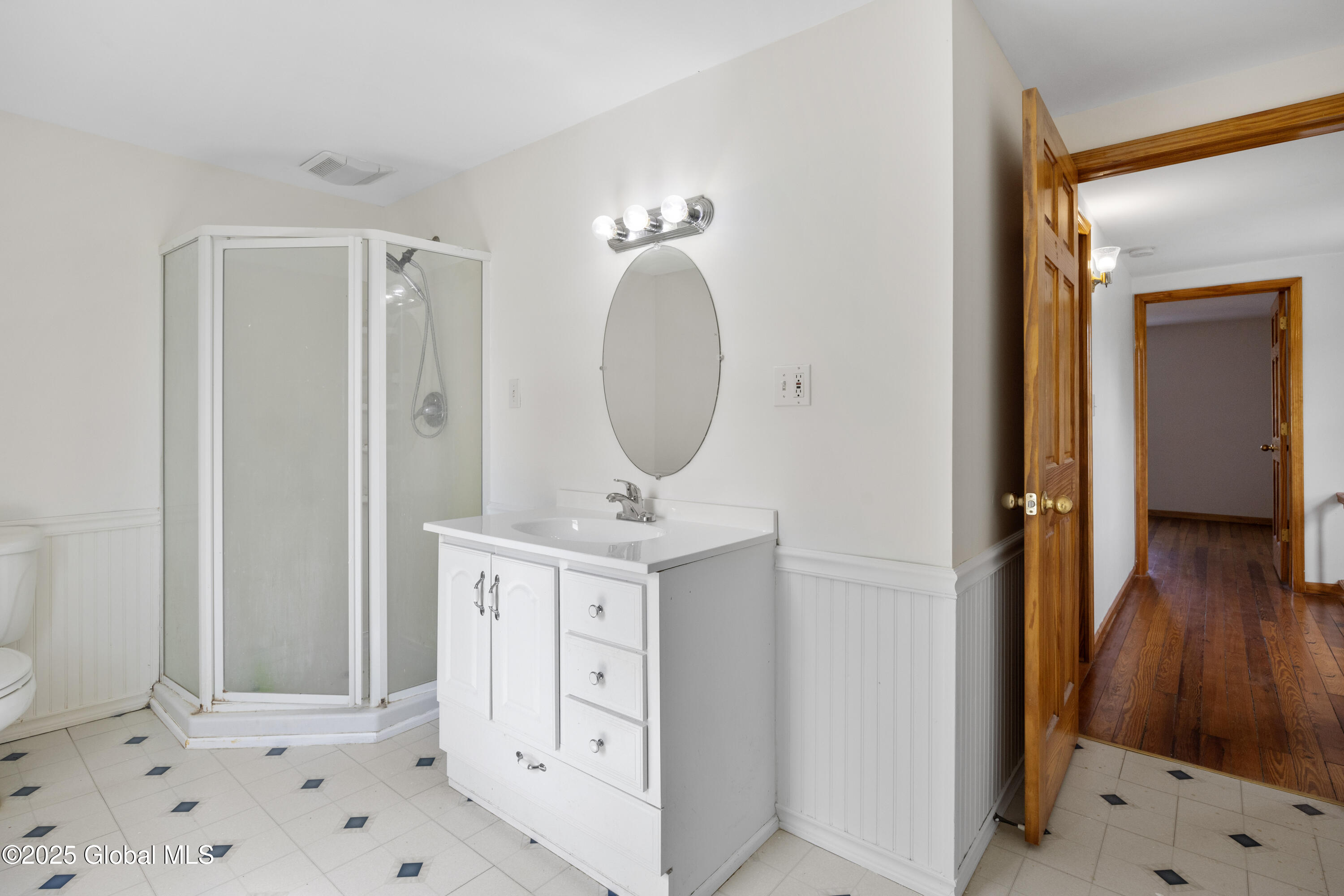 910 Draper Avenue Rotterdam, NY 12306 - Photo 17 of 31 21